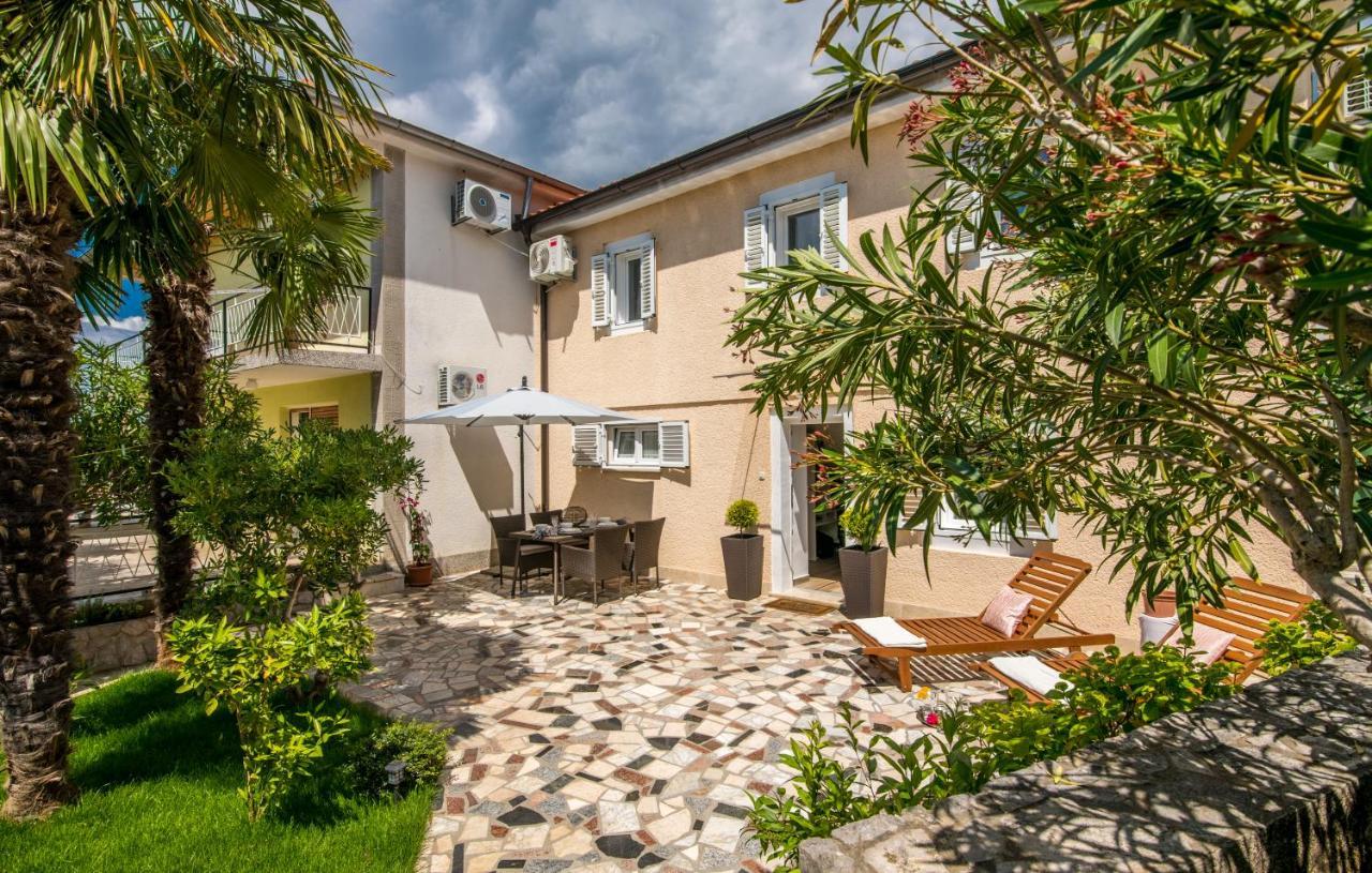 Holiday House Serenity Malinska Bagian luar foto