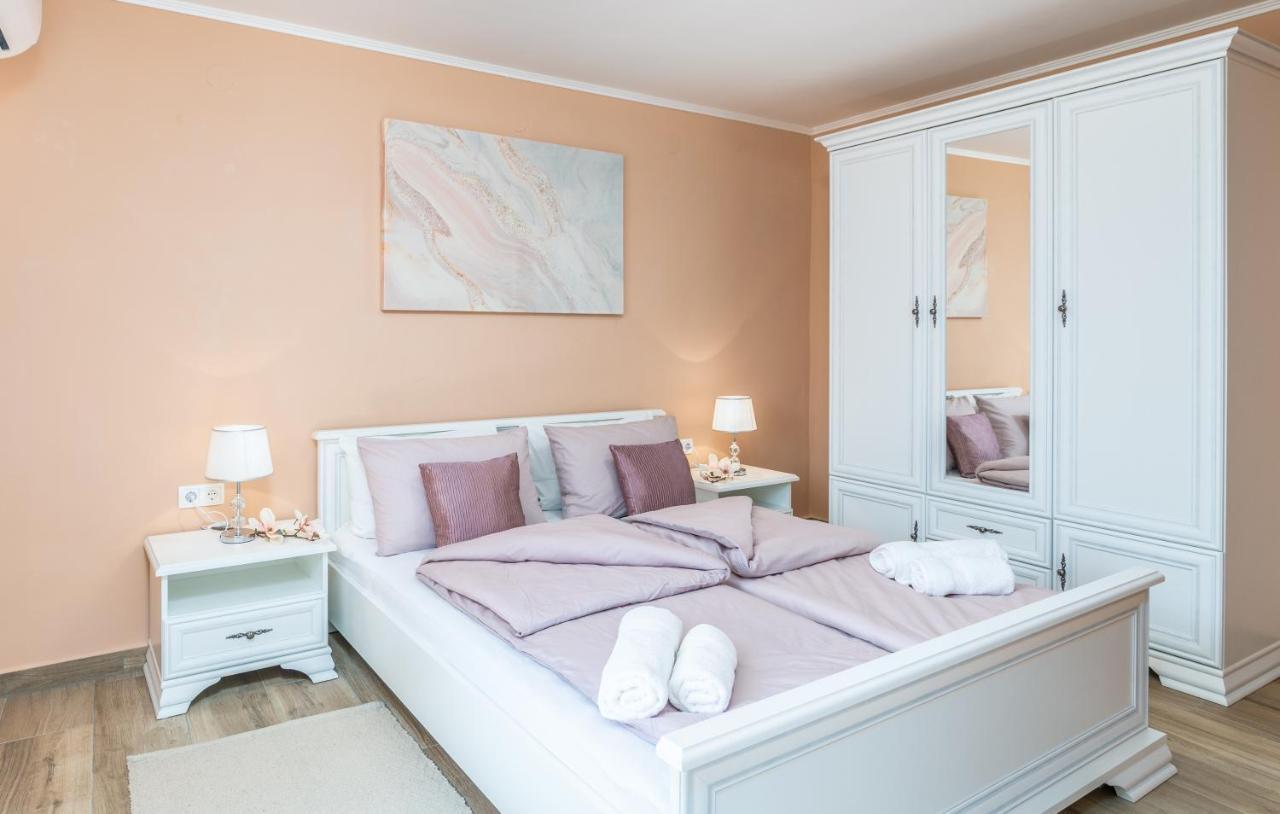 Holiday House Serenity Malinska Bagian luar foto