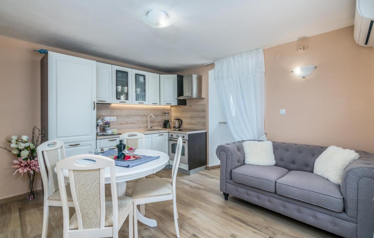 Holiday House Serenity Malinska Bagian luar foto