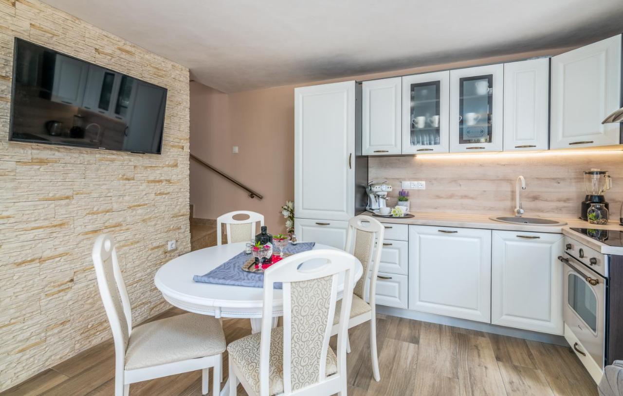 Holiday House Serenity Malinska Bagian luar foto